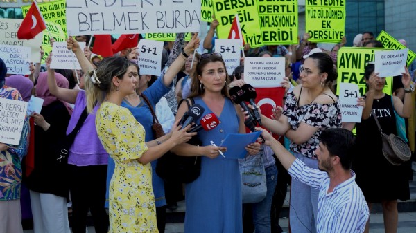Ankara Büyükşehir Belediyesi çalışanları belediye önünde eylem yaptı!